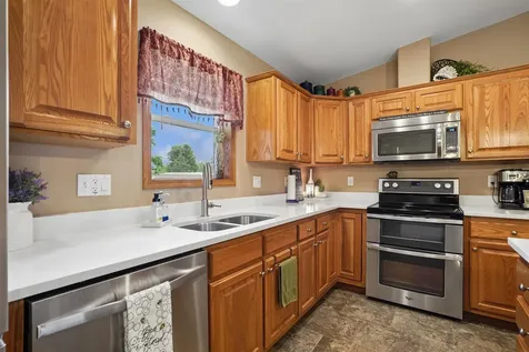 1414 Robertson Road Waverly IA 50677