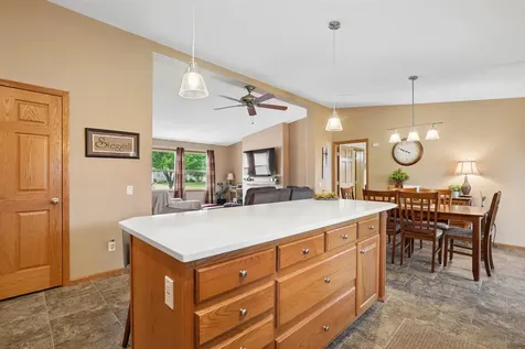 1414 Robertson Road Waverly IA 50677