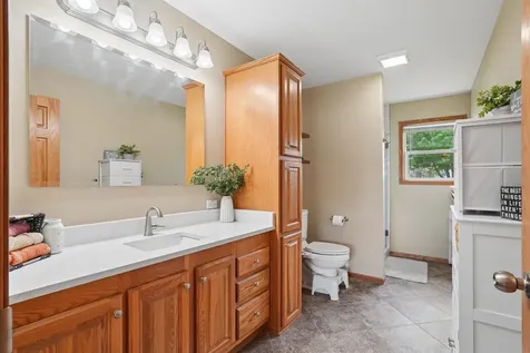 1414 Robertson Road Waverly IA 50677