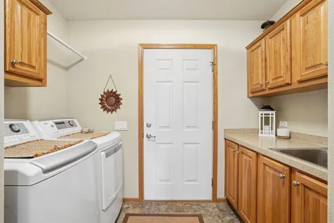 1414 Robertson Road Waverly IA 50677
