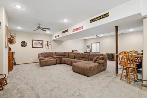 1414 Robertson Road Waverly IA 50677