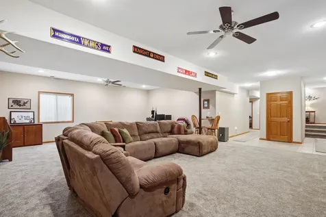 1414 Robertson Road Waverly IA 50677