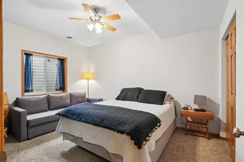 1414 Robertson Road Waverly IA 50677