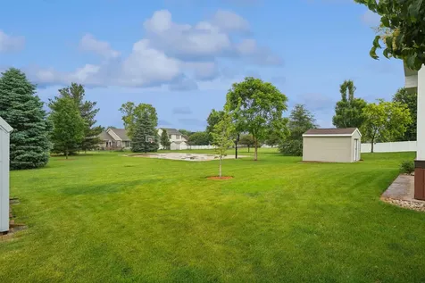 1414 Robertson Road Waverly IA 50677