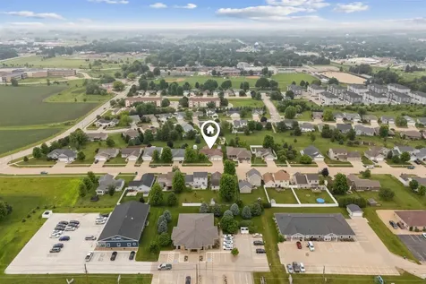 1414 Robertson Road Waverly IA 50677