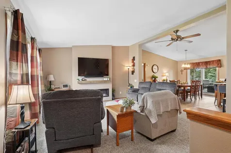 1414 Robertson Road Waverly IA 50677