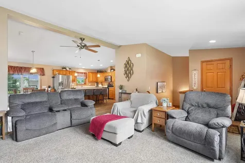 1414 Robertson Road Waverly IA 50677