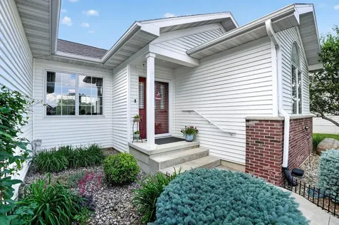 108 Eagle Ridge Drive Waverly IA 50677