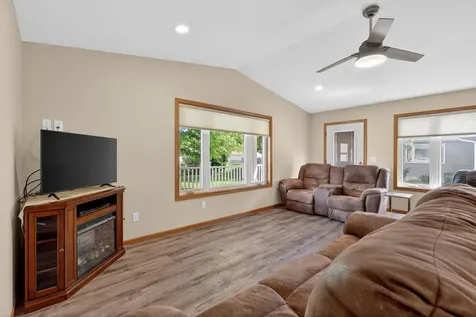 321 Devlin Circle Cedar Falls IA 50613