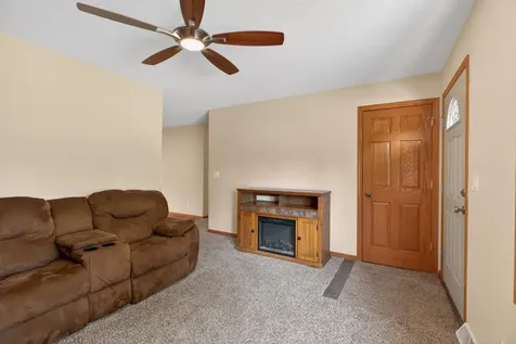 321 Devlin Circle Cedar Falls IA 50613