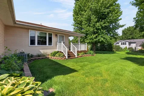 321 Devlin Circle Cedar Falls IA 50613