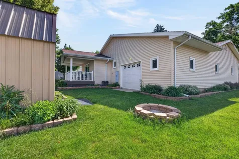 321 Devlin Circle Cedar Falls IA 50613