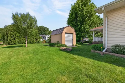321 Devlin Circle Cedar Falls IA 50613