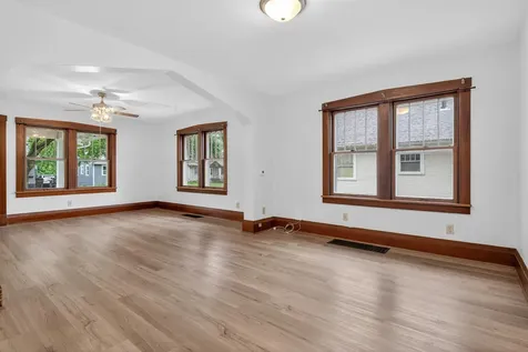 523 Cutler Street Waterloo IA 50703