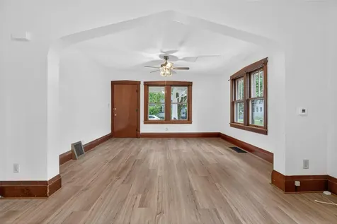 523 Cutler Street Waterloo IA 50703