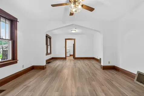 523 Cutler Street Waterloo IA 50703