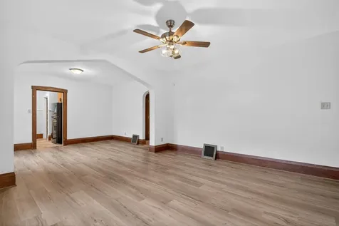 523 Cutler Street Waterloo IA 50703