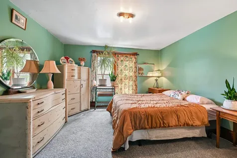 515 NW 2nd Street Waverly IA 50677