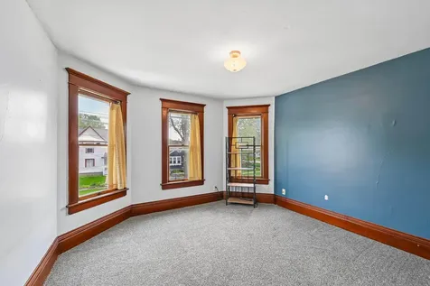 515 NW 2nd Street Waverly IA 50677
