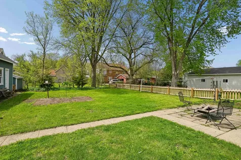 515 NW 2nd Street Waverly IA 50677