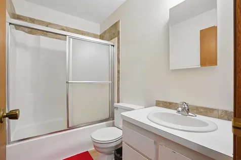 203-205 N Hackett Road Waterloo IA 50701