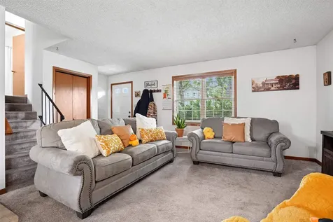 203-205 N Hackett Road Waterloo IA 50701