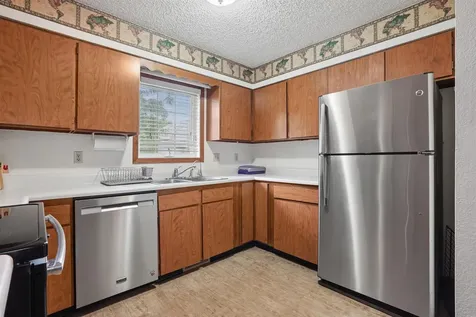203-205 N Hackett Road Waterloo IA 50701