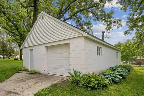 203-205 N Hackett Road Waterloo IA 50701