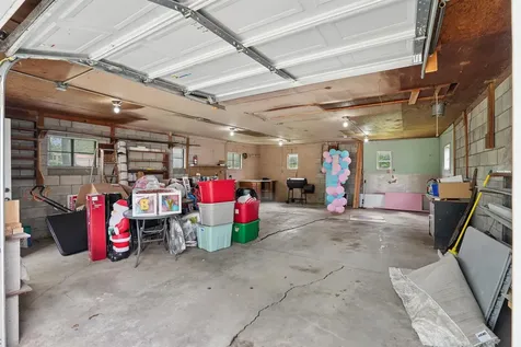 203-205 N Hackett Road Waterloo IA 50701