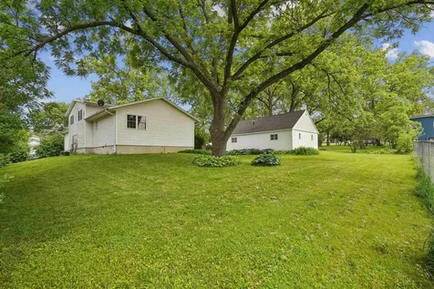 203-205 N Hackett Road Waterloo IA 50701