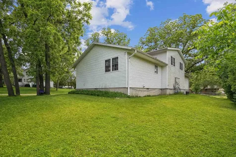 203-205 N Hackett Road Waterloo IA 50701