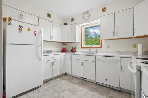 203-205 N Hackett Road Waterloo IA 50701