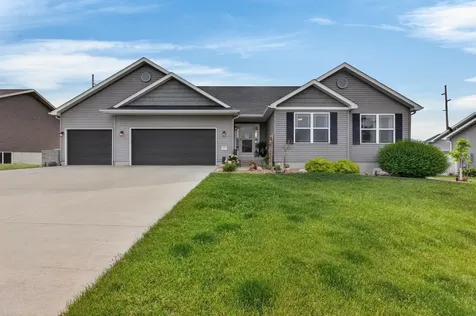 4817 Yellowstone Drive Waterloo IA 50701