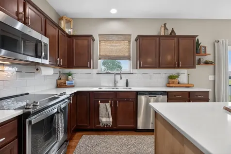 4817 Yellowstone Drive Waterloo IA 50701
