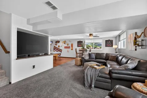 4817 Yellowstone Drive Waterloo IA 50701