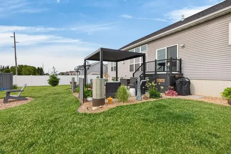 4817 Yellowstone Drive Waterloo IA 50701