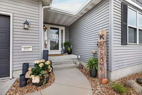 4817 Yellowstone Drive Waterloo IA 50701