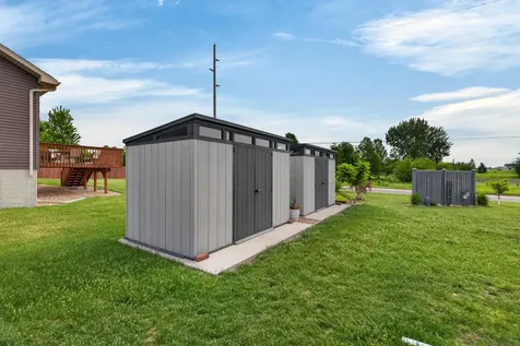 4817 Yellowstone Drive Waterloo IA 50701