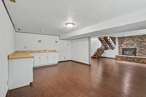 2621 W 4th Street Cedar Falls IA 50613