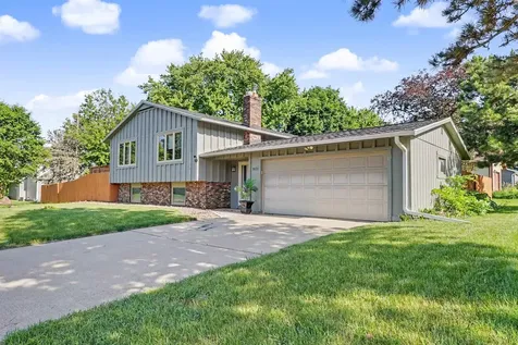 2621 W 4th Street Cedar Falls IA 50613