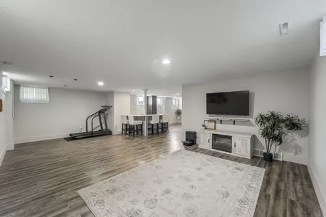 2014 Hilton Drive Cedar Falls IA 50613