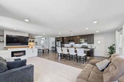 2014 Hilton Drive Cedar Falls IA 50613