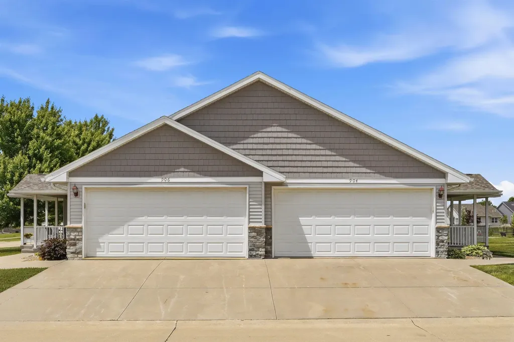 904 NE Cresent View Drive Cedar Rapids IA 52402