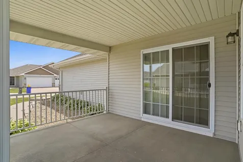 904 NE Cresent View Drive Cedar Rapids IA 52402