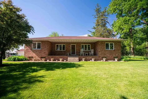 1229 W Mt. Vernon Road Waterloo IA 50703