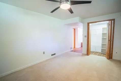 1229 W Mt. Vernon Road Waterloo IA 50703