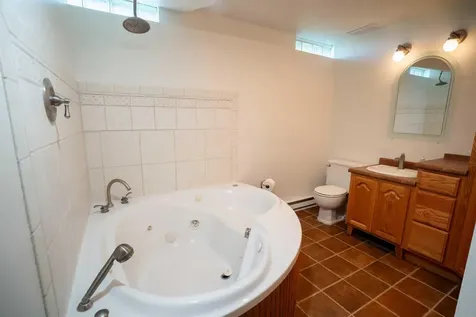 1229 W Mt. Vernon Road Waterloo IA 50703
