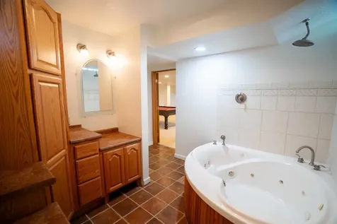 1229 W Mt. Vernon Road Waterloo IA 50703