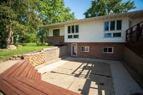 1229 W Mt. Vernon Road Waterloo IA 50703
