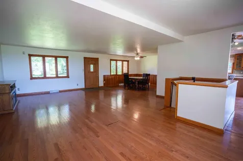 1229 W Mt. Vernon Road Waterloo IA 50703